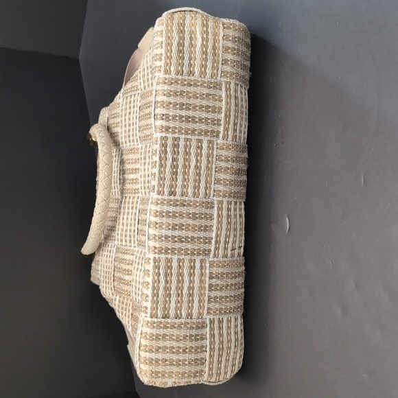 VGT, Fiona Italian Straw Woven Women's Handbag with Rope Handles. - Picture 9 of 16